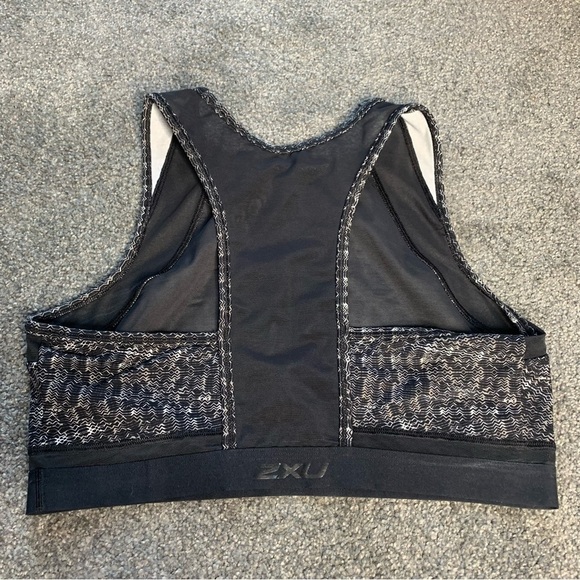 2XU high neck mesh printed athletic sports bra - Picture 4 of 8
